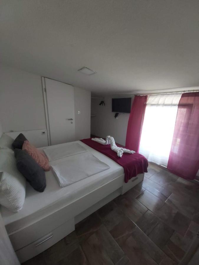 Rooms Panda Maribor Quarto foto